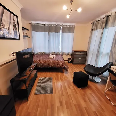 Apartamento Huge And Affordable 3 Bedroom Flat In Hammersmith For 7 People With Welcome Breakfast Londres