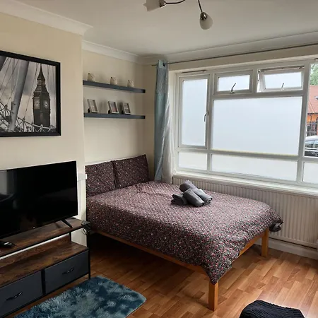 Apartamento Huge And Affordable 3 Bedroom Flat In Hammersmith For 7 People With Welcome Breakfast Londres