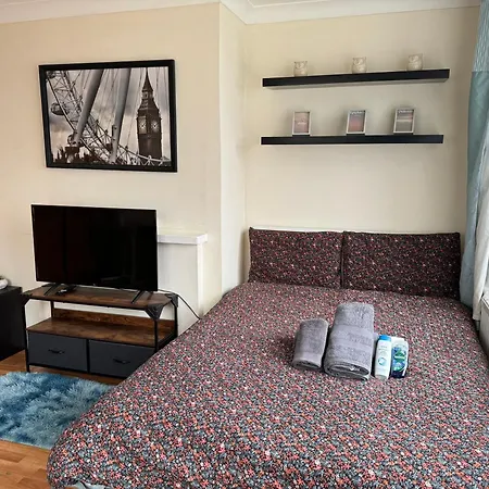 Apartamento Huge And Affordable 3 Bedroom Flat In Hammersmith For 7 People With Welcome Breakfast
