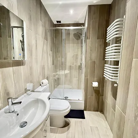 Apartment Delightful Retreat - Steps To Tube & Shops Ealing