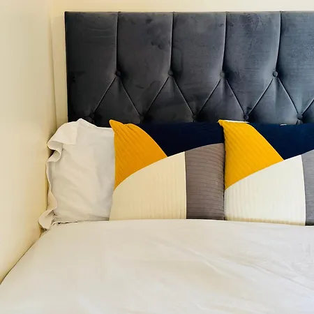 Apartment 2 Bedroom Flat In