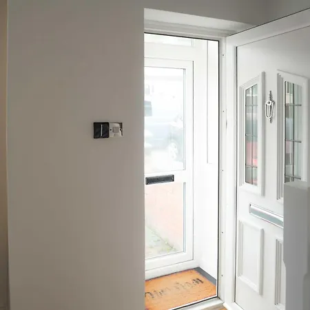 Holiday home Riverside Thames & O2 Arena Retreat - Luxury 2bhk *