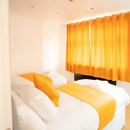 Riverside Thames & O2 Arena Retreat - Luxury 2bhk Abbey Wood