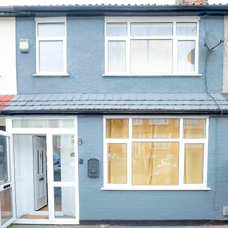 Riverside Thames & O2 Arena Retreat - Luxury 2bhk Holiday home *