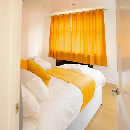 Holiday home Riverside Thames & O2 Arena Retreat - Luxury 2bhk Abbey Wood