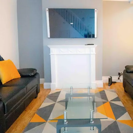 Holiday home Riverside Thames & O2 Arena Retreat - Luxury 2bhk *