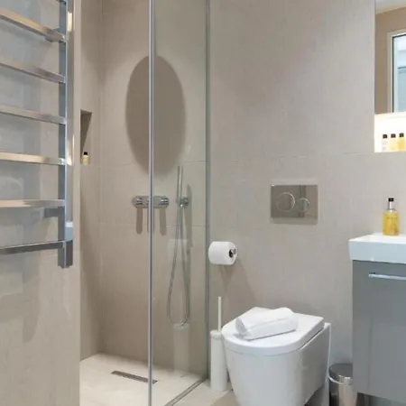 Wells Court By Aeria * London