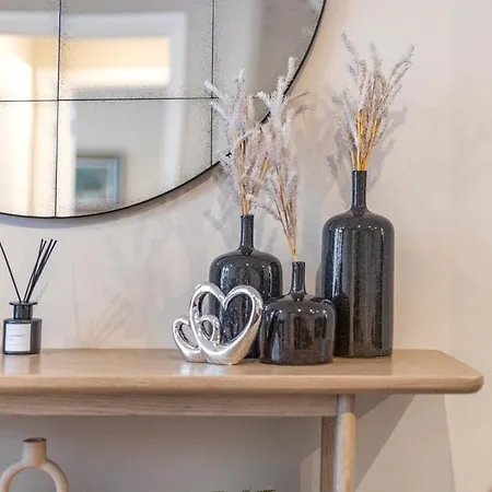 Earthy Elegance Stylish 4br For Urban Escapes * London