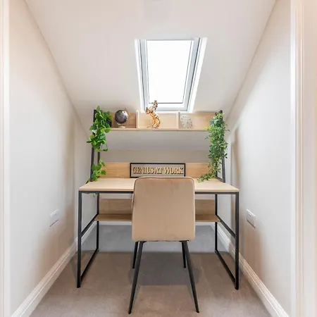 Earthy Elegance Stylish 4br For Urban Escapes Apartment