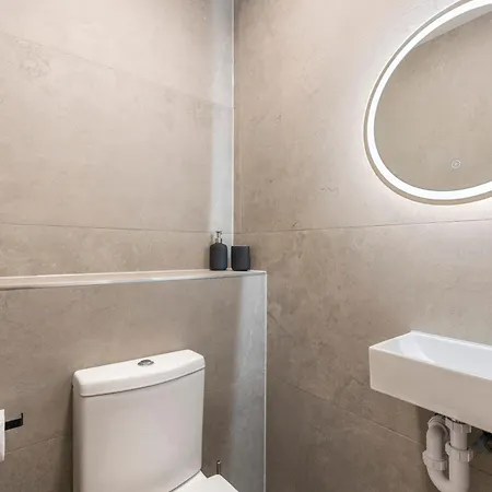 Earthy Elegance Stylish 4br For Urban Escapes Apartment