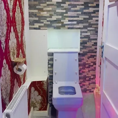 Glam Homestay