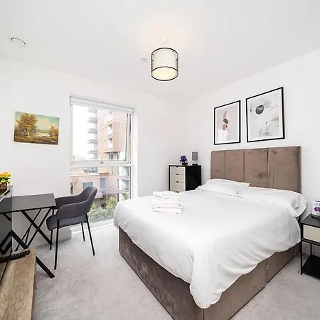 1br Gem In Shared Near O2 Arena & Excel With Patio, Private Bath, Free Parking & Garden * London