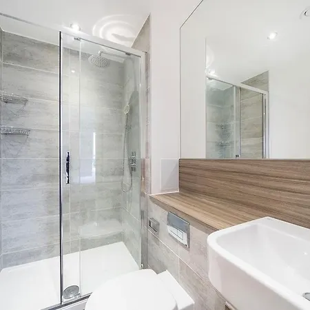 1br Gem In Shared Near O2 Arena & Excel With Patio, Private Bath, Free Parking & Garden London