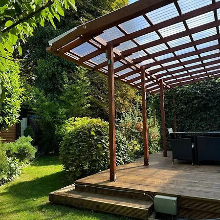 Holiday home Luxurious 3bed House With Bath & Garden *