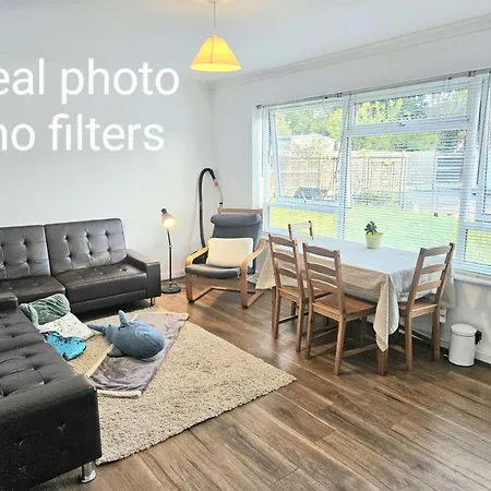 Heathrow Airport Pick Up-paid Uxbridge Cozy Shared Near Brunel Homestay