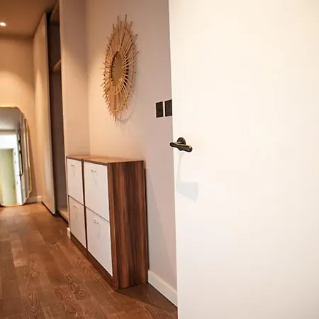 Chic Luxury Living In Battersea Power Station Apartment