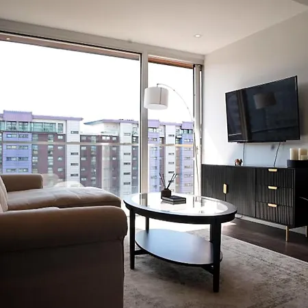Chic Luxury Living In Battersea Power Station *