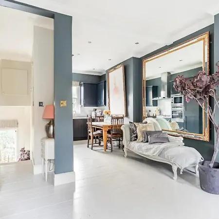 Magical Georgian Maisonette, Angel, Islington Apartment *