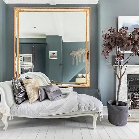 Apartment Magical Georgian Maisonette, Angel, Islington London