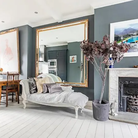 Apartment Magical Georgian Maisonette, Angel, Islington London