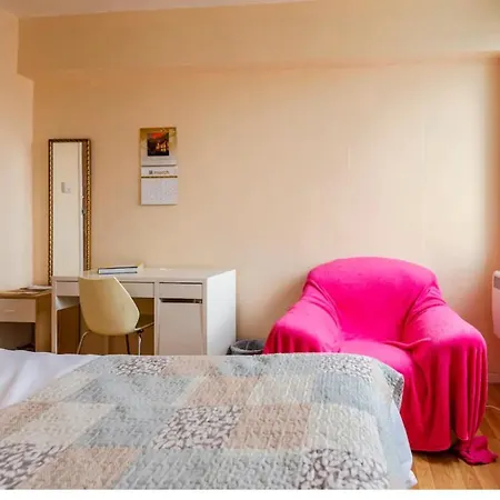 For Solo Travellers In Euston * London