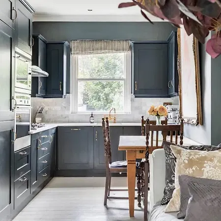 Apartment Magical Georgian Maisonette, Angel, Islington London
