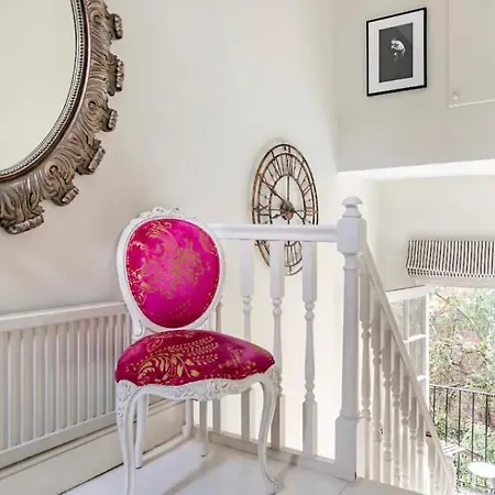 Magical Georgian Maisonette, Angel, Islington * London