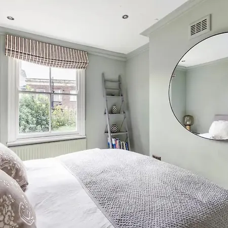 Apartment Magical Georgian Maisonette, Angel, Islington