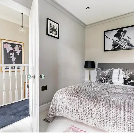 Magical Georgian Maisonette, Angel, Islington Apartment *