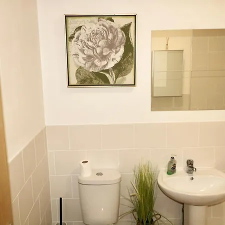 Apartment Modern 2 Bed Close To Station *