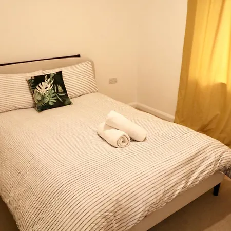 Apartment Modern 2 Bed Close To Station