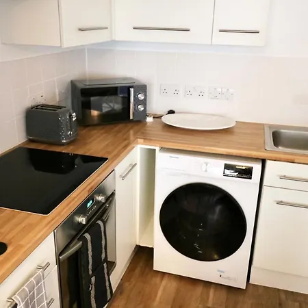 Apartment Modern 2 Bed Close To Station *