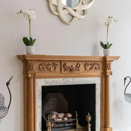 Apartment Presidential With 14ft High Ceilings & Private Elevator London