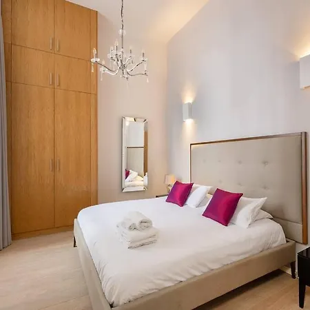 Presidential With 14ft High Ceilings & Private Elevator Apartment *