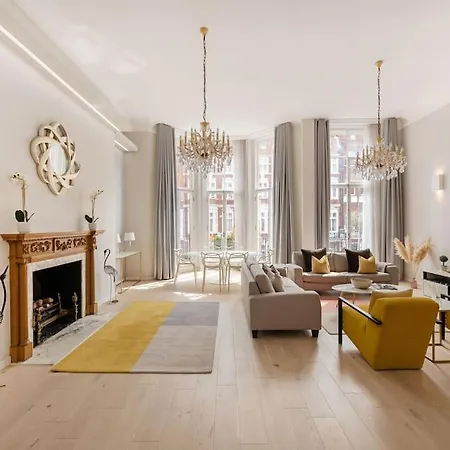 Apartment Presidential With 14ft High Ceilings & Private Elevator *
