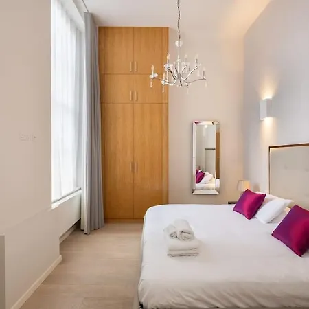 Apartment Presidential With 14ft High Ceilings & Private Elevator London