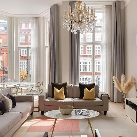 Presidential With 14ft High Ceilings & Private Elevator Apartment *