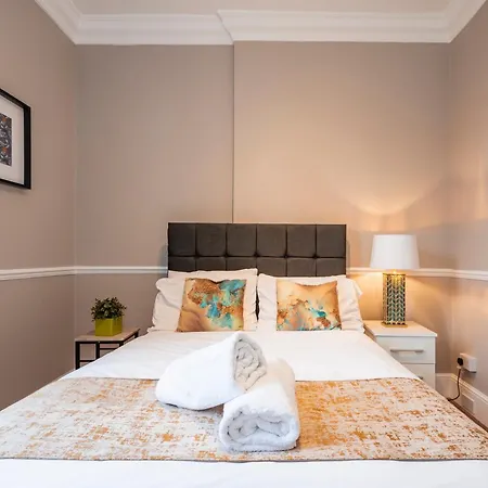Hyde Park Modern *