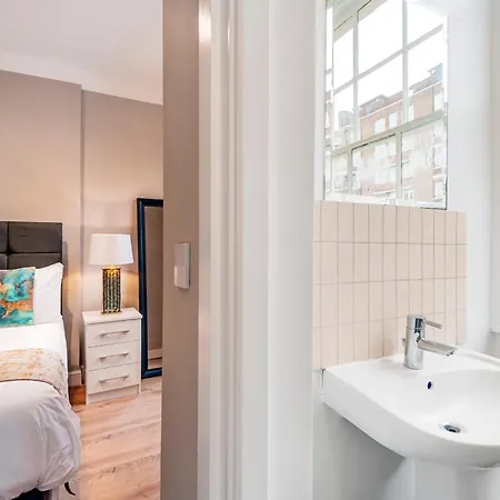 Hyde Park Modern *