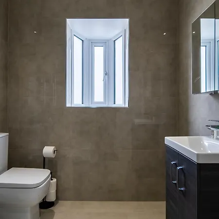 En-suite In Near Wembley Stadium London