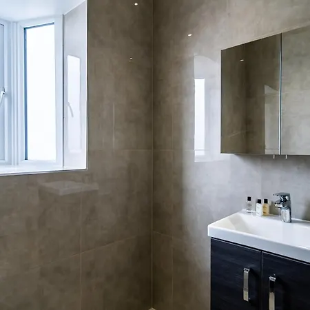 Apartment En-suite In Near Wembley Stadium *