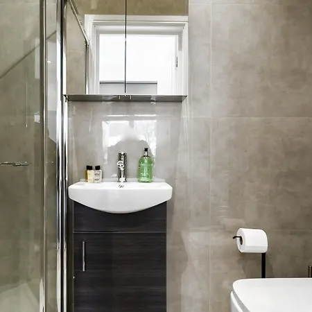 En-suite In Near Wembley Stadium London