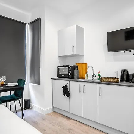 En-suite In Near Wembley Stadium Apartment *
