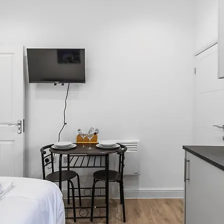 En-suite In Near Wembley Stadium Apartment London