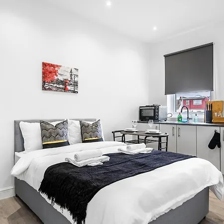 En-suite In Near Wembley Stadium *