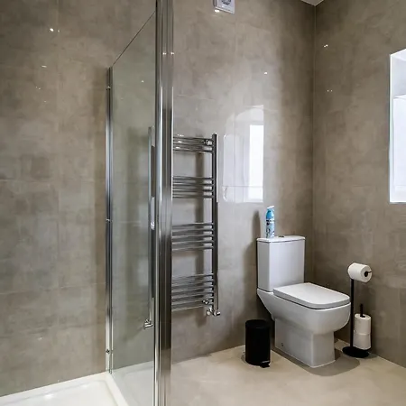 En-suite In Near Wembley Stadium Apartment *
