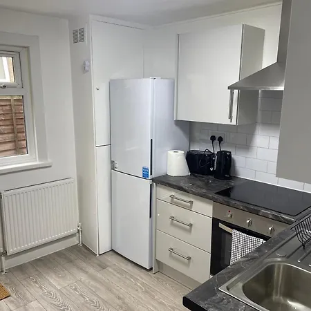 Apartment New With Large Garden *