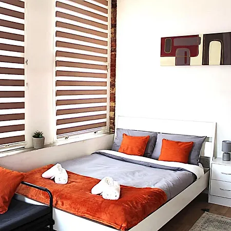 Charming With Sofabed Apartment