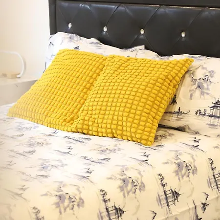 Spacious 3-story Retreat With Rooftop Terrace And Modern Amenities * London