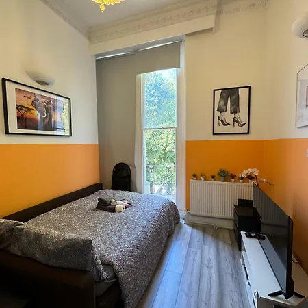 Central, Compact And Fashion Flat For 4 People With Breakfast In Kensington Zone 1
